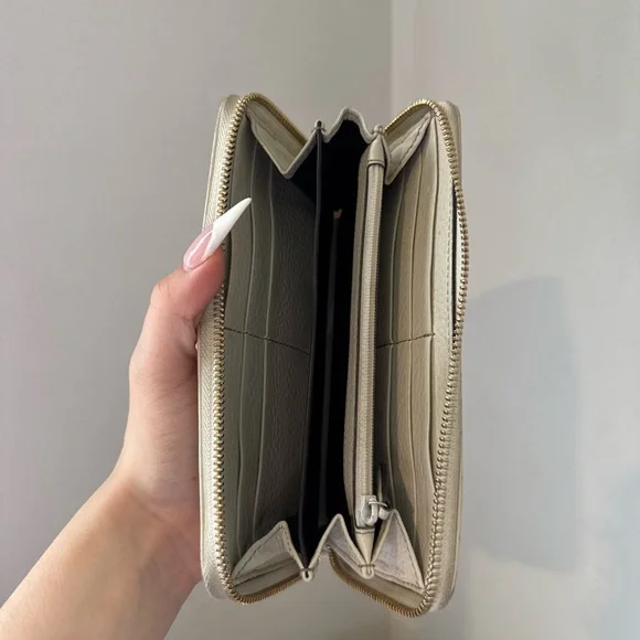 Gucci Beige Leather Zip-Around Wallet